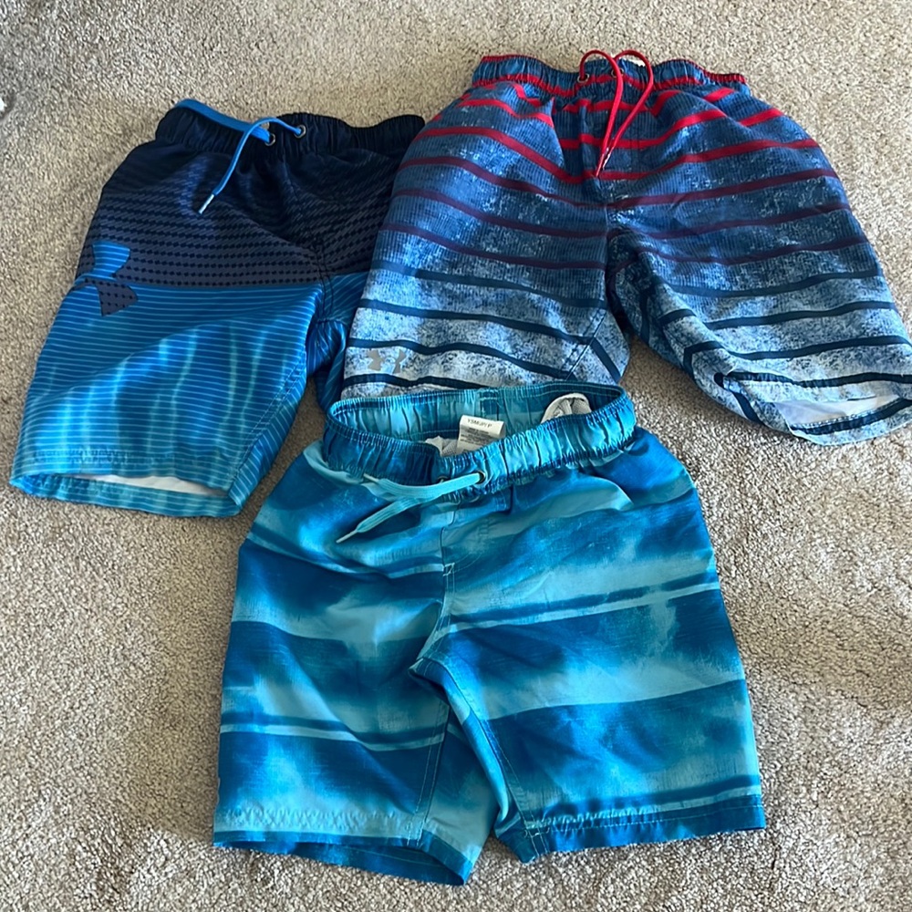 Boys Under Armour swim lot